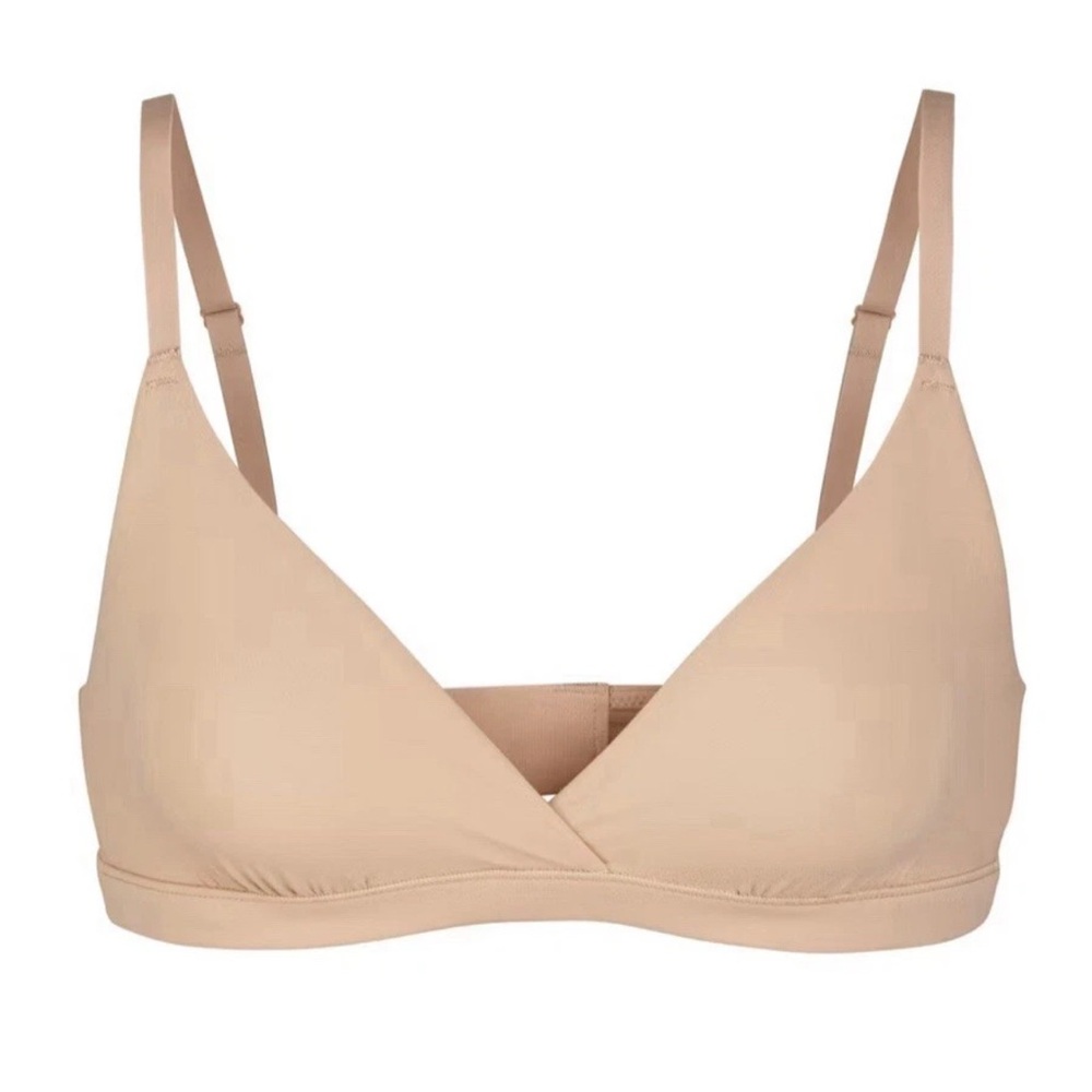 NEW SKIMS BRA SIZE XS CLAY